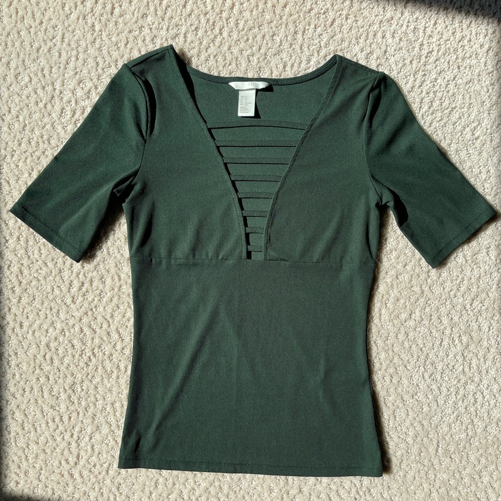 H&M Deep V Top - Picture 2 of 12